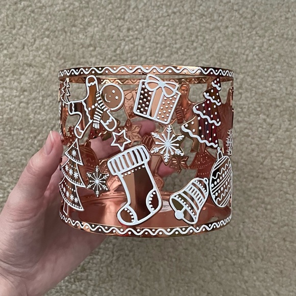 Bath & Body Works Gingerbread Ornaments 3-Wick Candle Holder - Picture 6 of 16